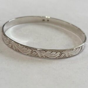 Vintage 925 Sterling Silver Engraved Leaves Design Bangle Bracelet